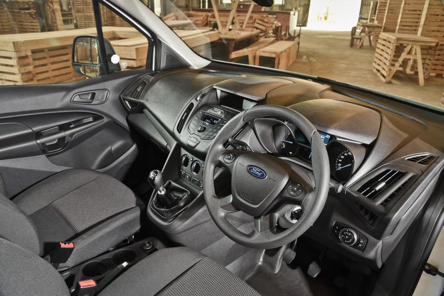  Ford Transit Connect 2015 года  (ZA) (фото 16 из 18)